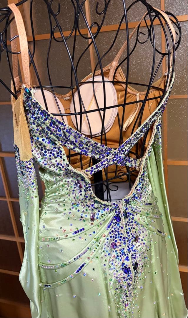 ライトグリーン スパンコール ダンスドレス