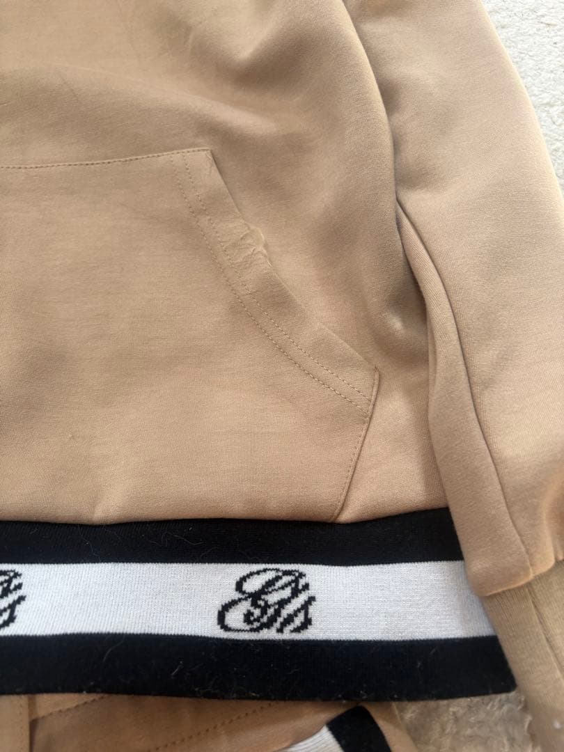 ベージュ フード付きスウェットゴルフセットアップ