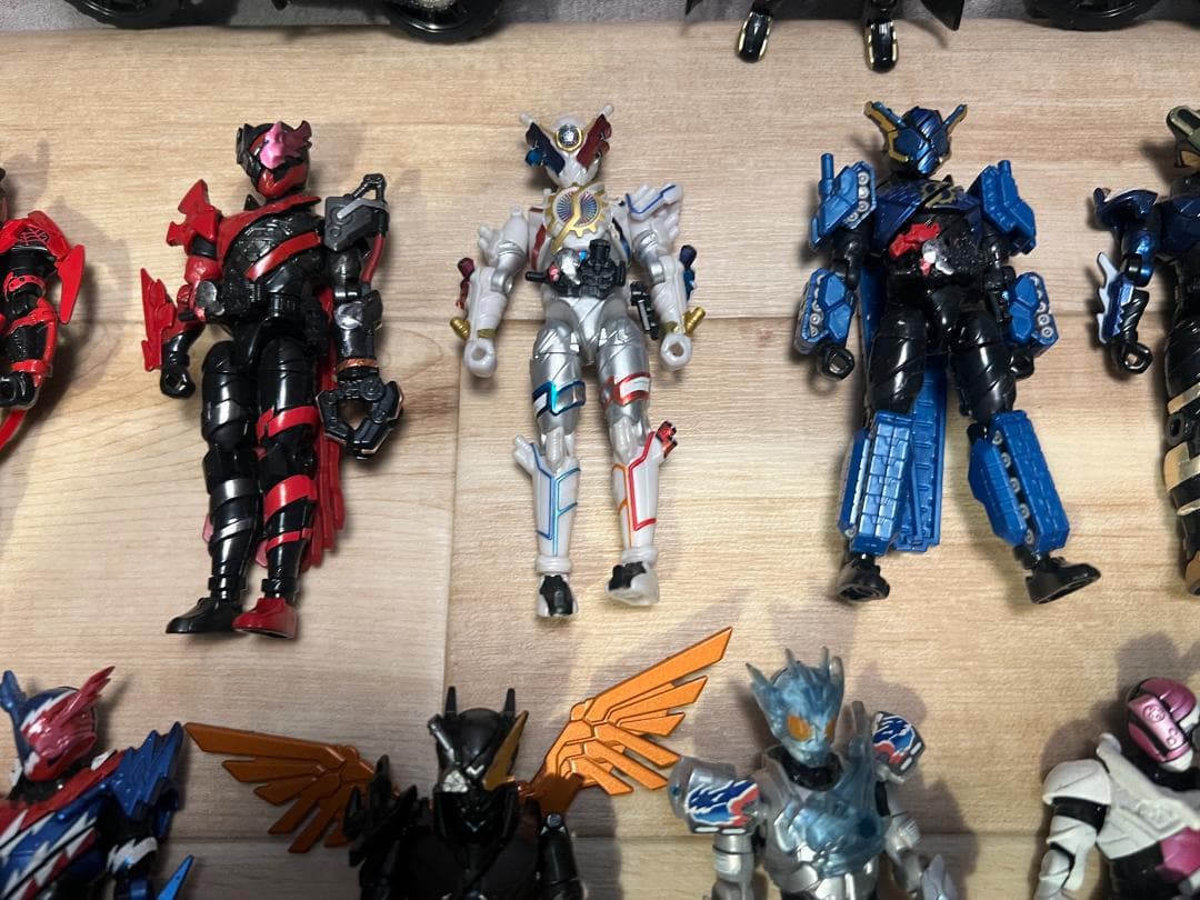 ゆ*く様 バンダイ )装動 SO-DO / 仮面ライダー 約100体 まとめ売り