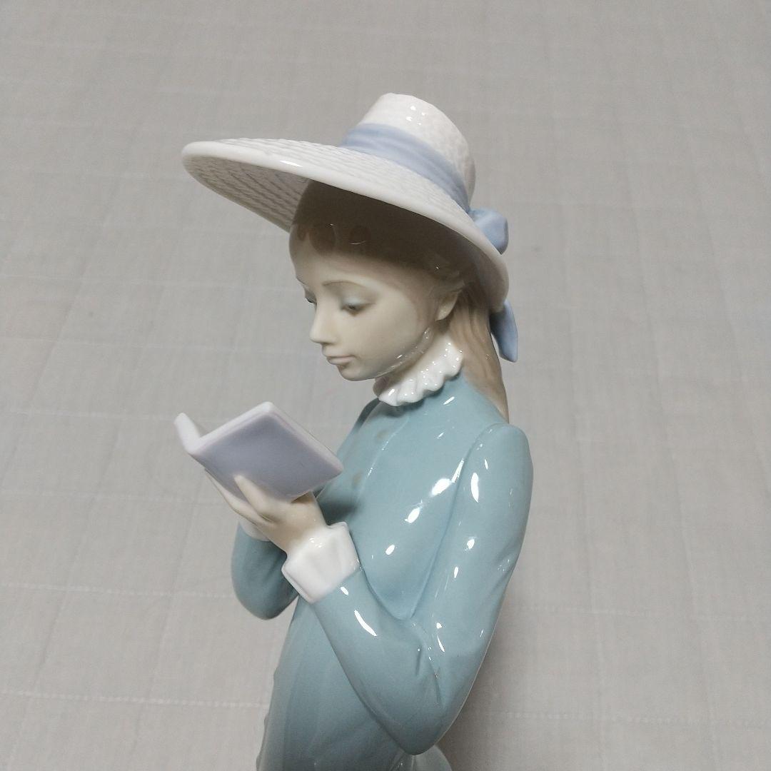 【値下げしました！】リヤドロ 読書をする貴婦人 LLADRO 05000