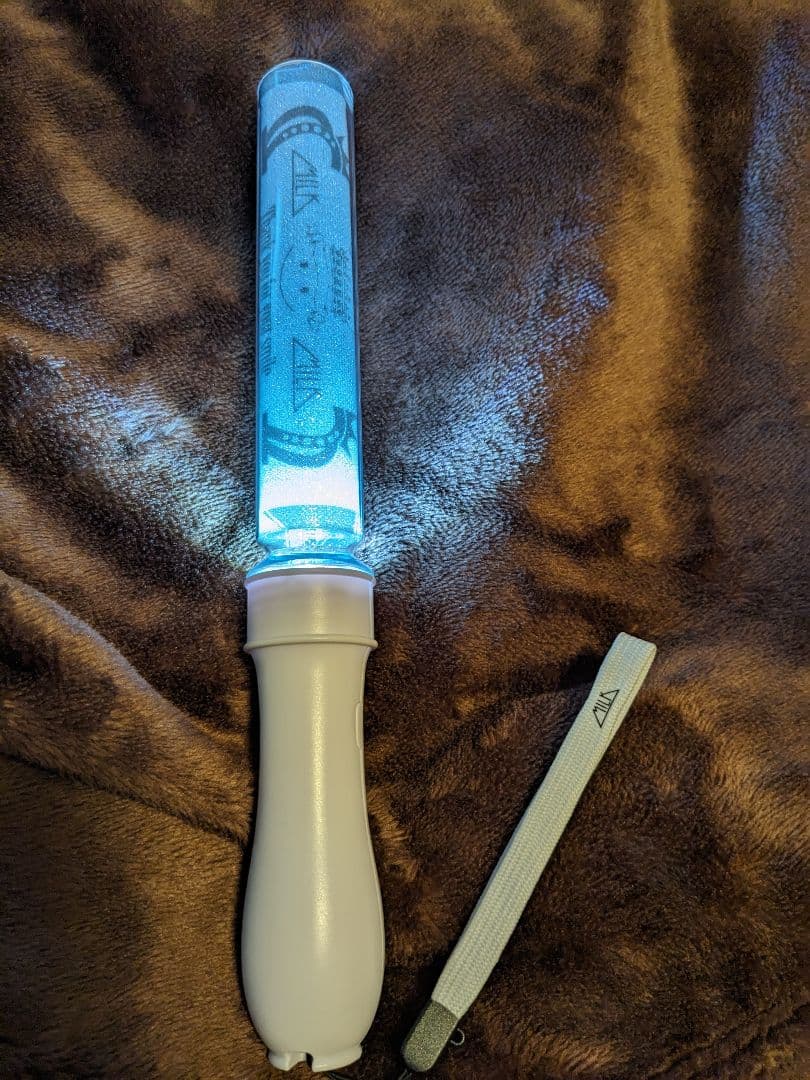 M!LK山中柔太朗　ホワイトペンライト