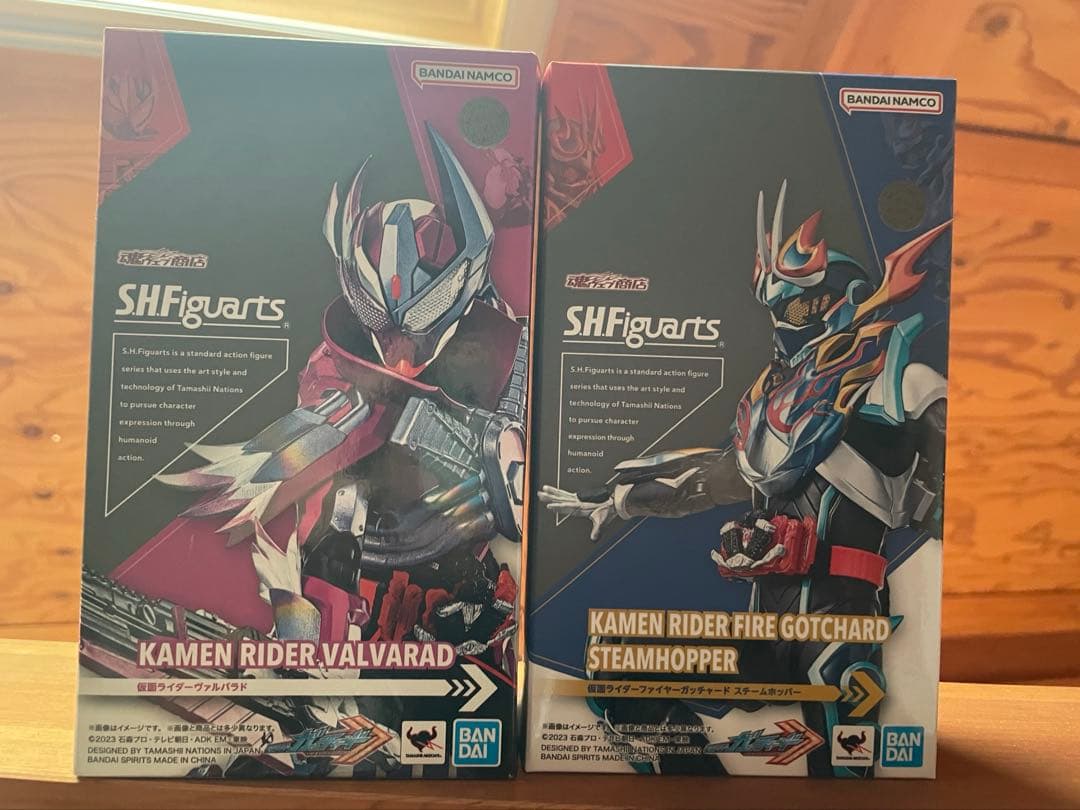 s.h.figuarts仮面ライダーファイヤーガッチャード＆ヴァルバラド