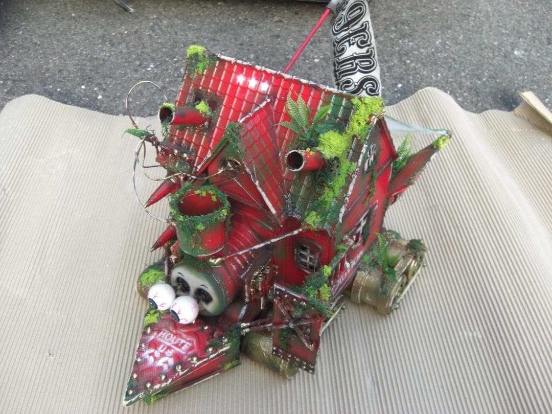 トーマス機関車 戦車 ロケット オブジェ 目が動く不思議な空間 家/倉庫 要塞