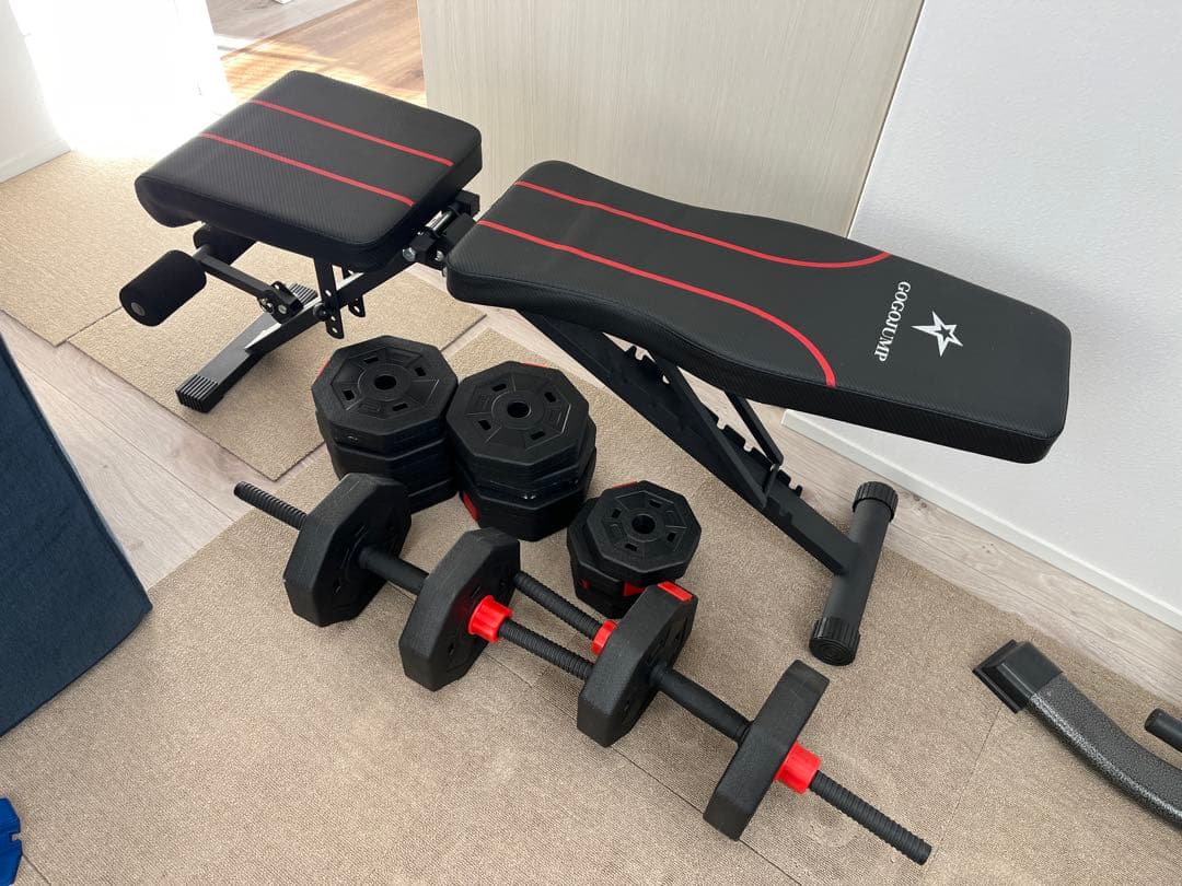 トレーニングベンチとダンベルセット