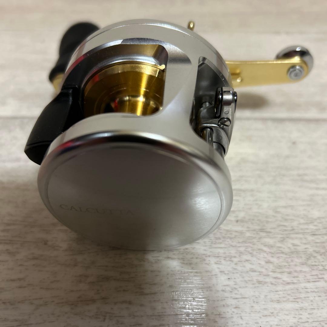シマノ　12カルカッタ401F 両軸リール 左巻き