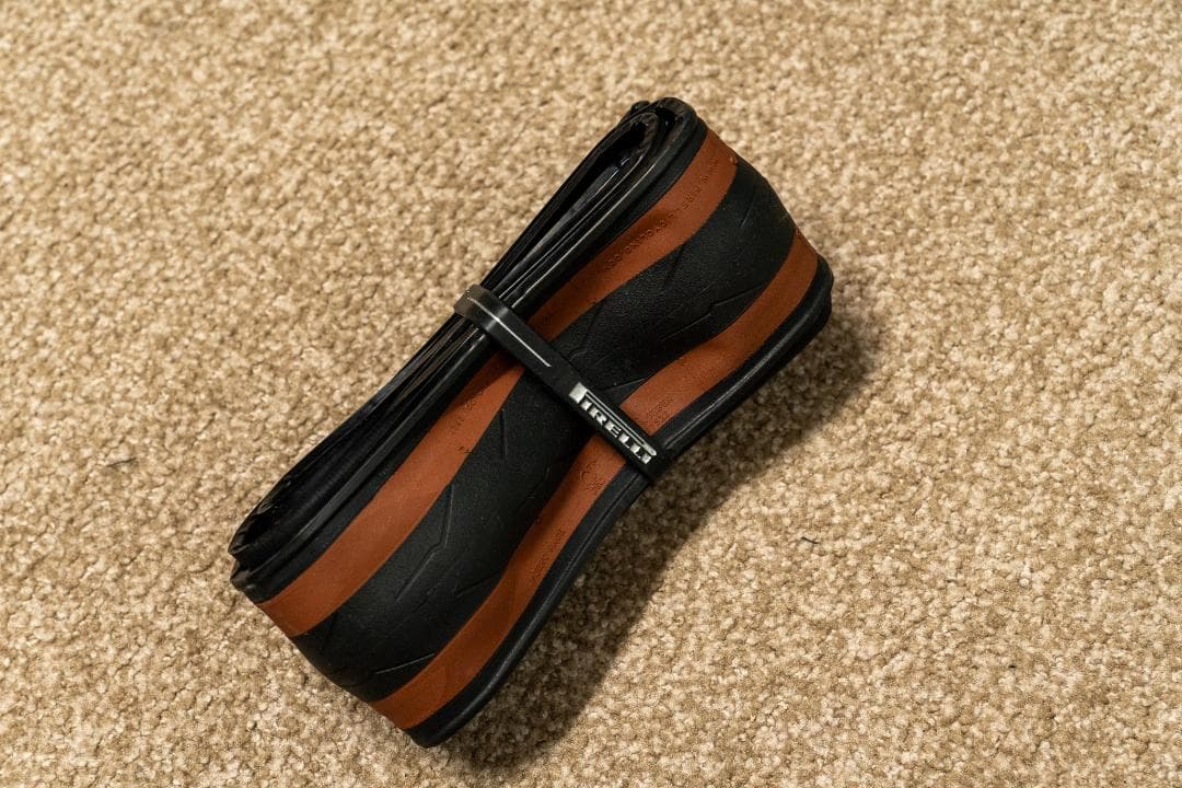 Pirelli P ZERO Race TLR 700x30cチューブレスタイヤ