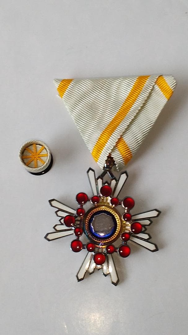 希少品 勲五等瑞宝章 勲章 ミリタリー ミリタリーグッズ 旧日本軍 美品 です。