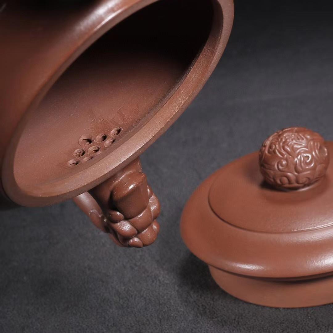 中国古美術・双龍戯珠紫砂壺・底款吳群祥紋・宜興原鉱・朱泥急須・茶壺・茶道具・置物