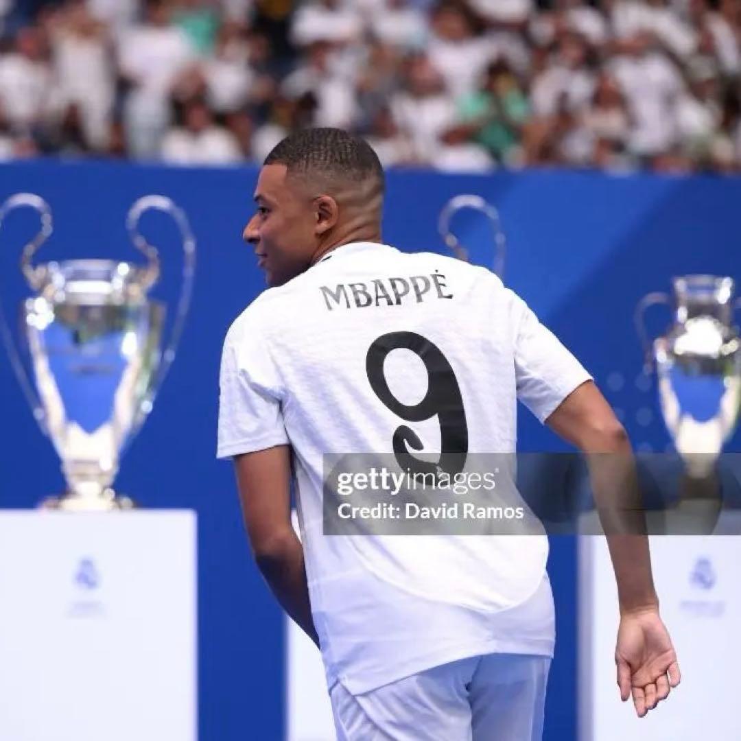 レアルマドリー エムバペ 130cm 新品