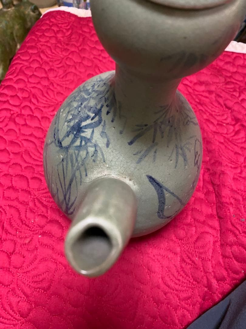 韓国　陶器製水差し 動物と竹の絵柄