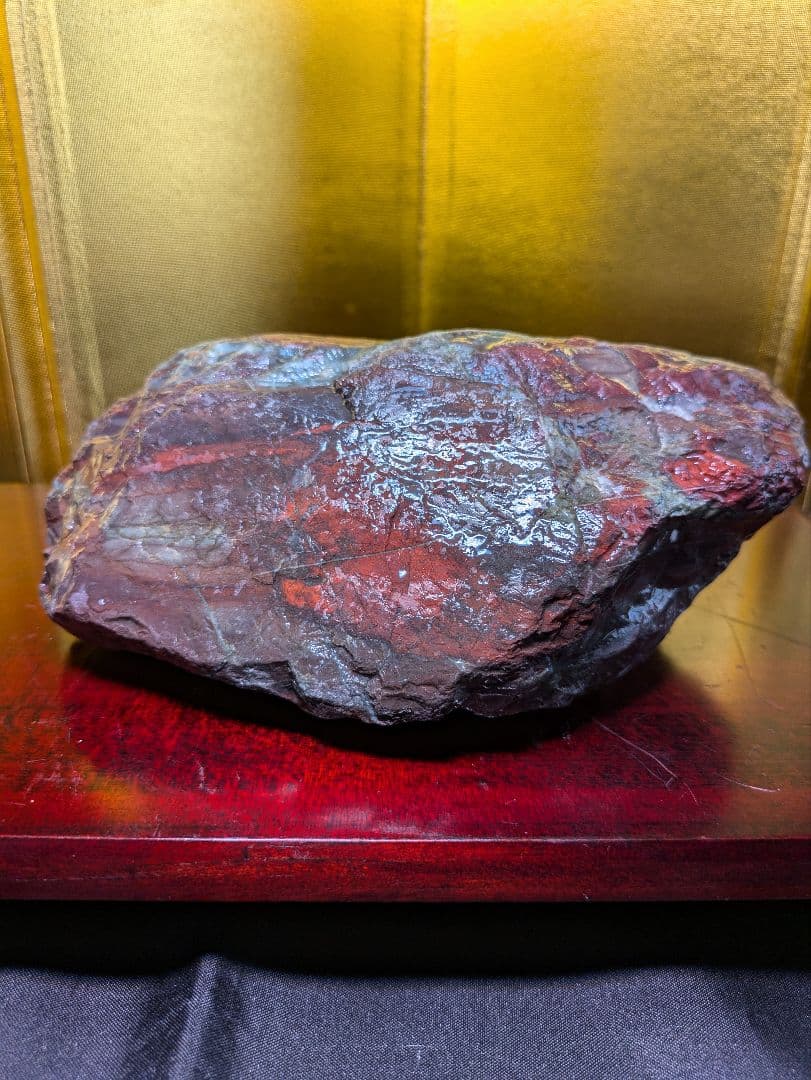 赤石 原石 1.6kg 未加工品 緑石英層入り、赤色濃淡 希少、レア品