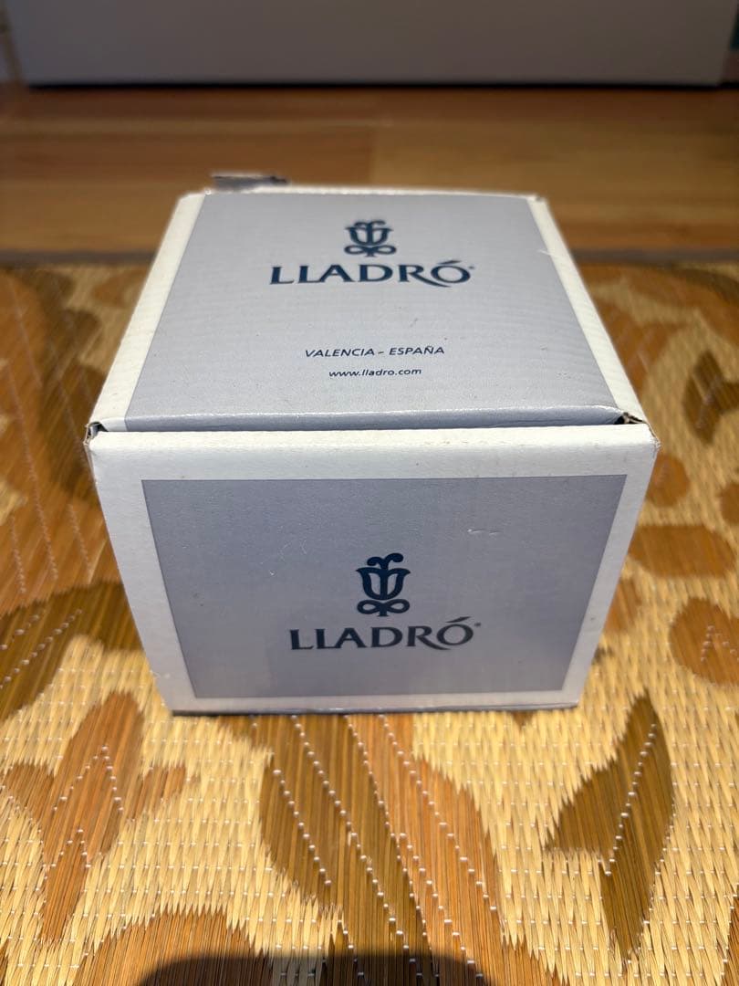 【LLADRO】驚いた仔猫ちゃん　専用箱付き