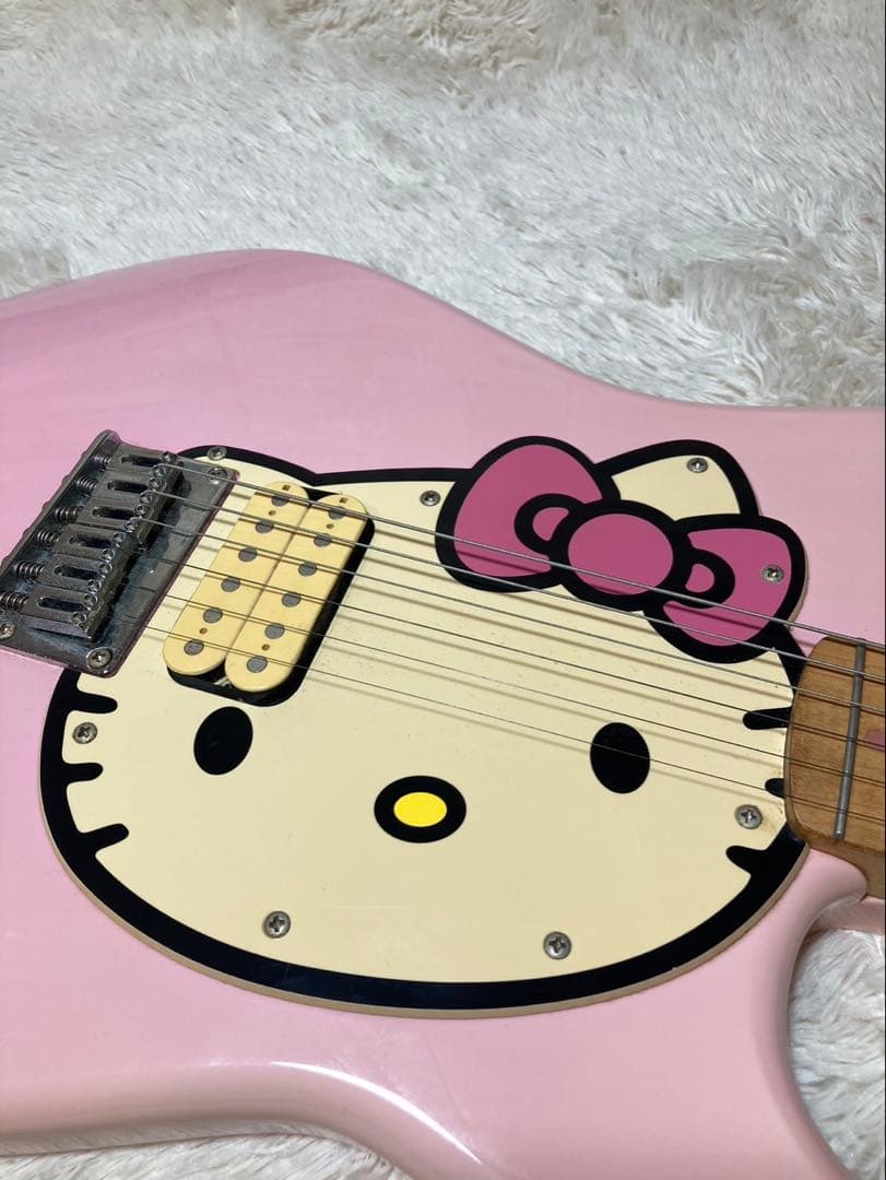 スクワイヤー　エレキギター　Hello Kitty Stratocaster