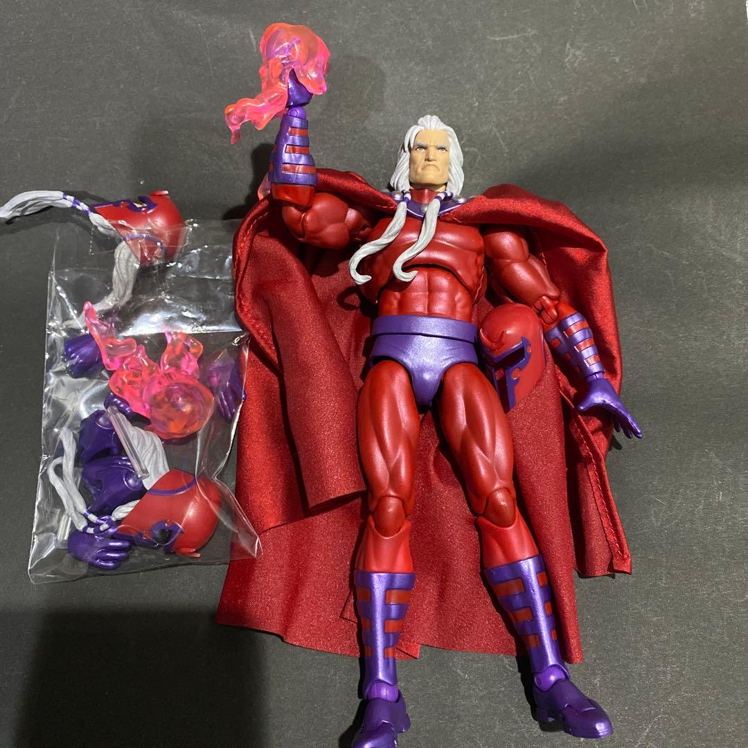 MAFEX マフェックス　マグニートー