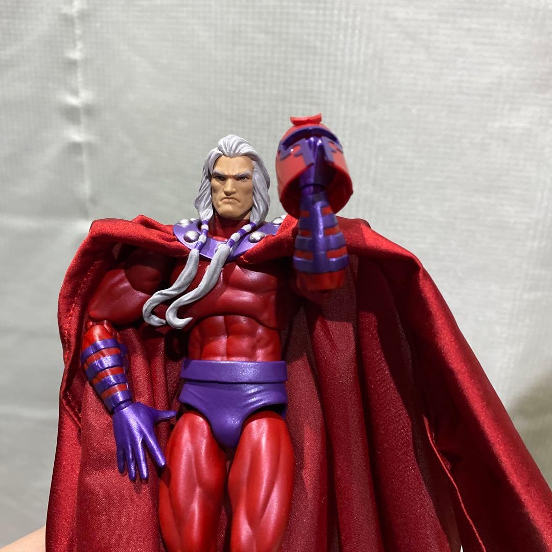 MAFEX マフェックス　マグニートー