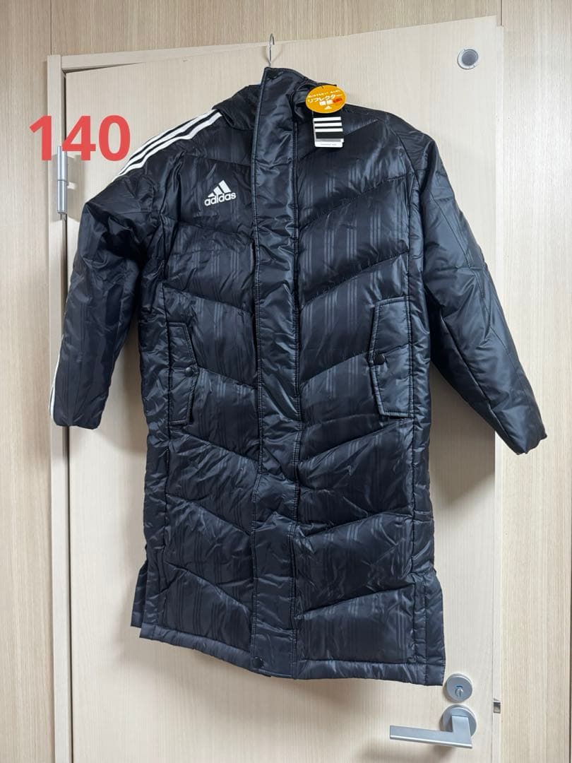 新品未使用adidas アディダス　ダウンベンチコート　ブラック　140cm