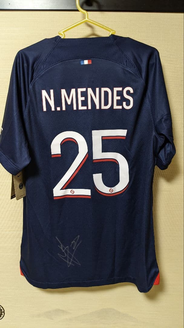 【直筆サイン入り】パリ・サンジェルマン \"ヌーノ メンデス\" のユニフォーム