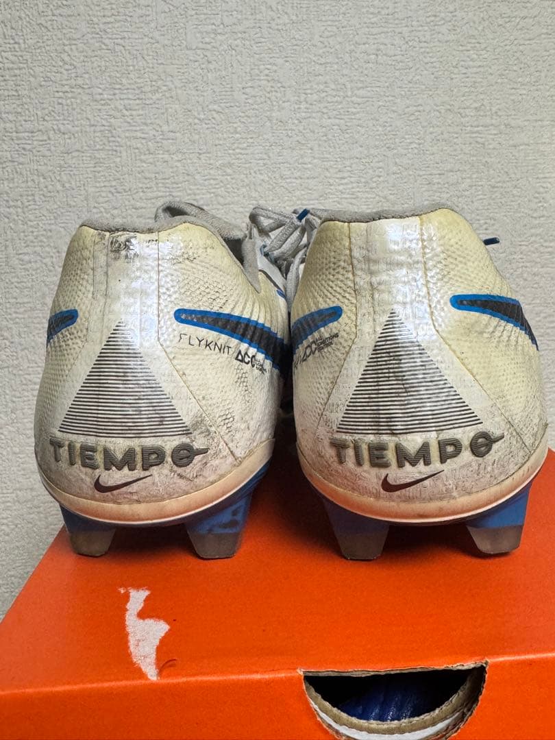 サッカースパイクナイキ ティエンポレジェンド7