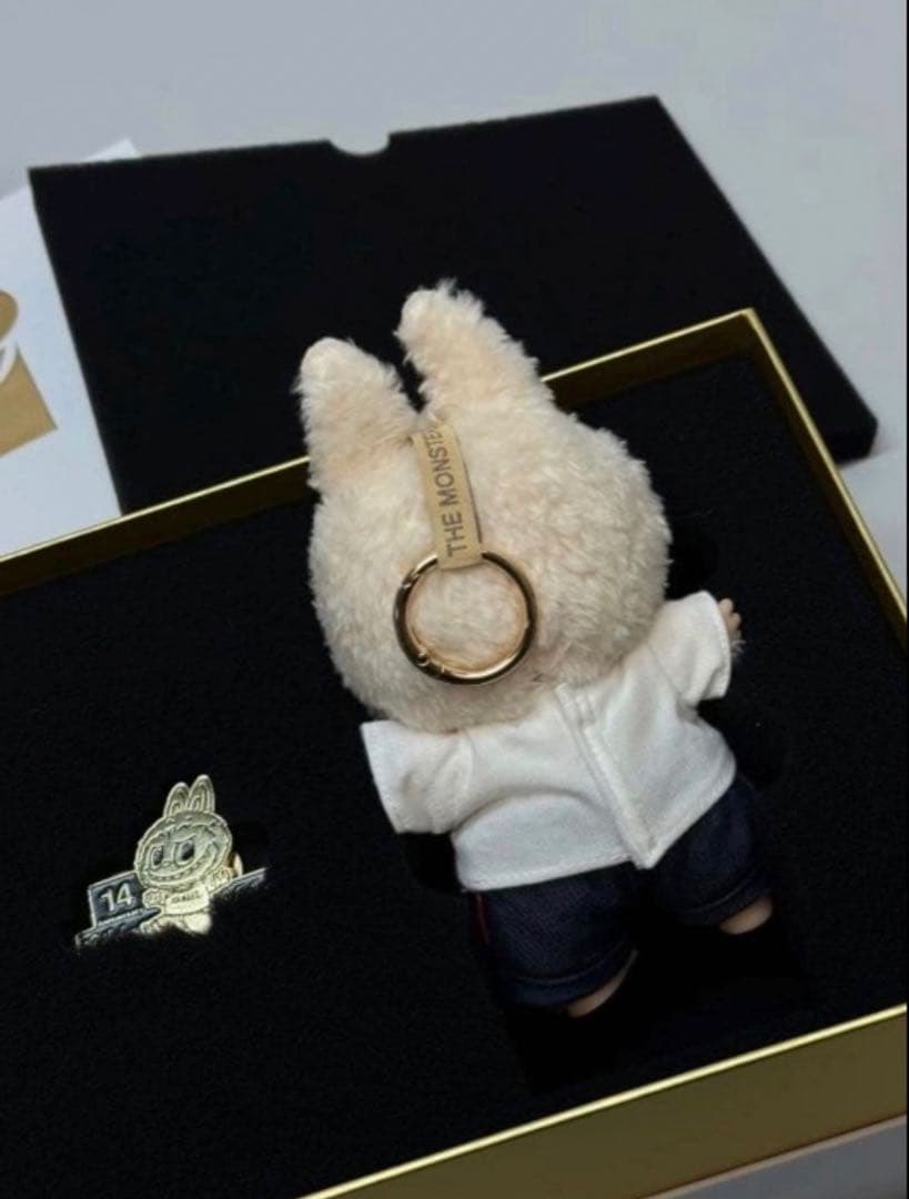 Labubu 14周年 スタッフ限定 ギフトボックス キーホルダー
