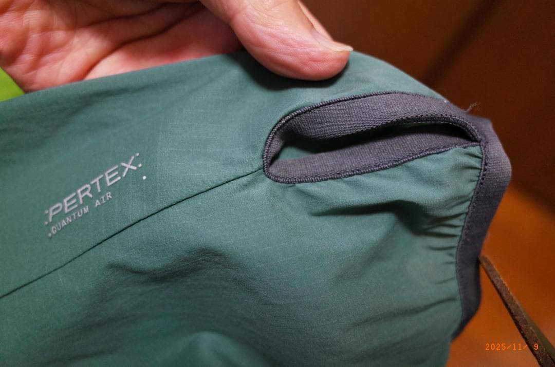 美品　ティートン・ブロス/ウインド・リバー・フーディ　L