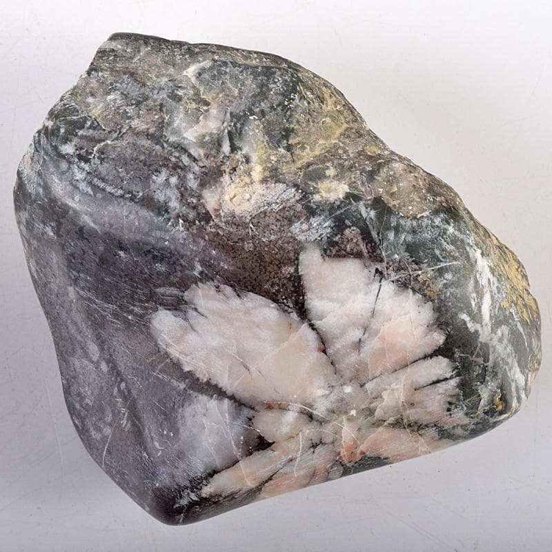 天然石　鑑賞石　菊花石　置物　重さ約587g　V　R8604