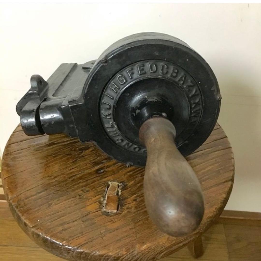 アルファベット　型抜き