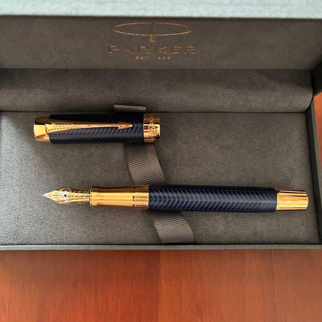 セール中！極美品 パーカー デュオフォールド 万年筆 ブルーシェブロン 中字