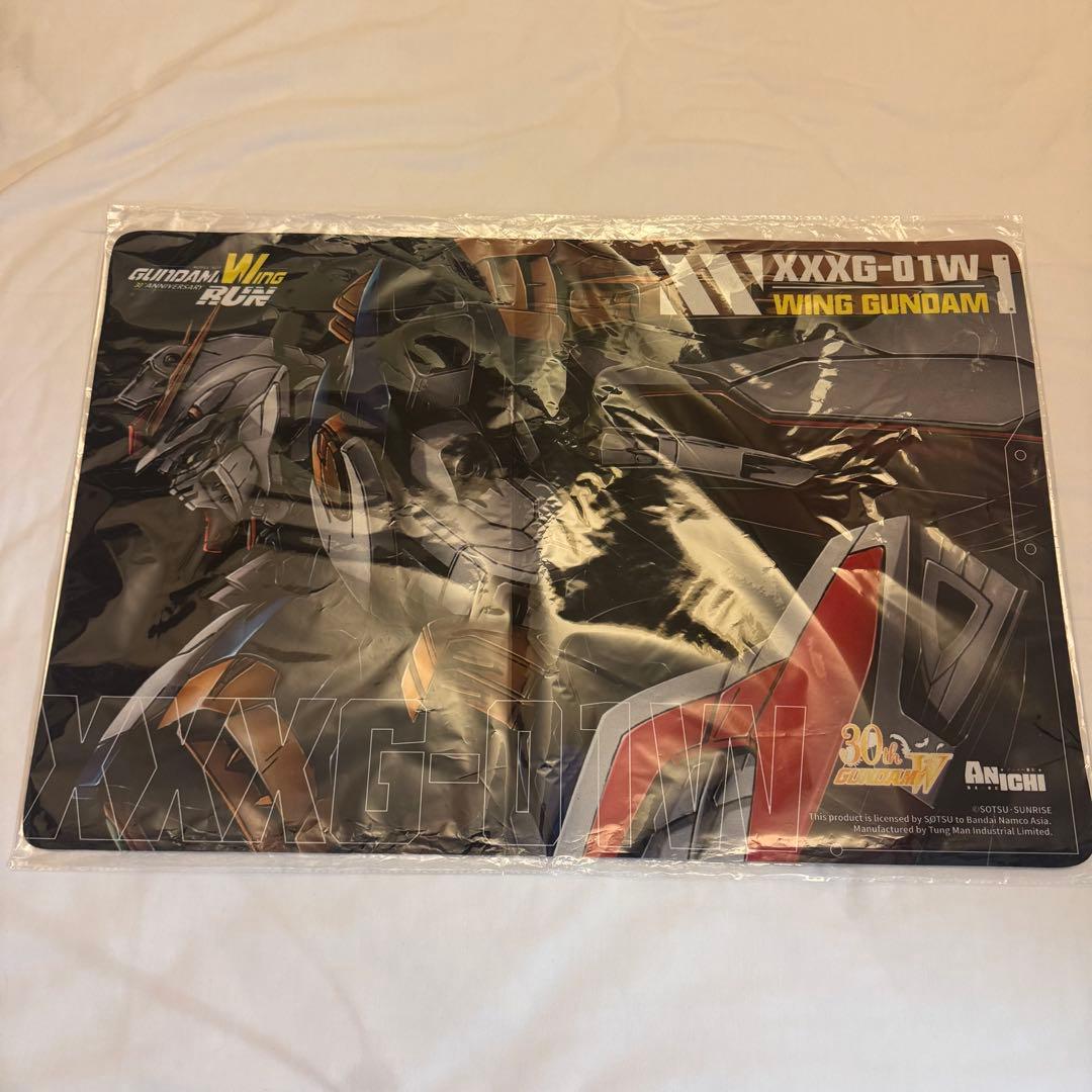 【海外限定】ガンダムウイング　30周年記念限定品　デスクマット