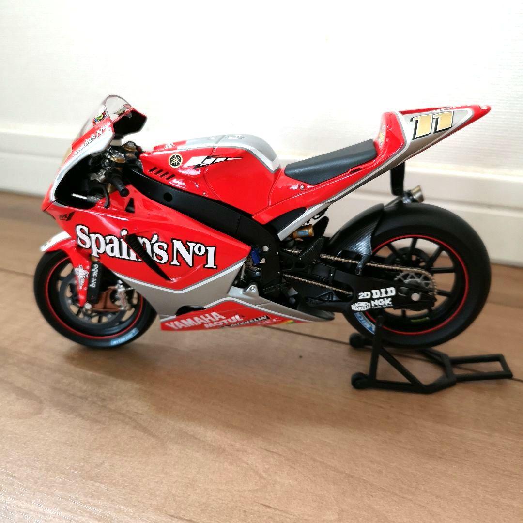 スポーツ MINICHANPS 1/12 YAMAHA YZR-M1 2005