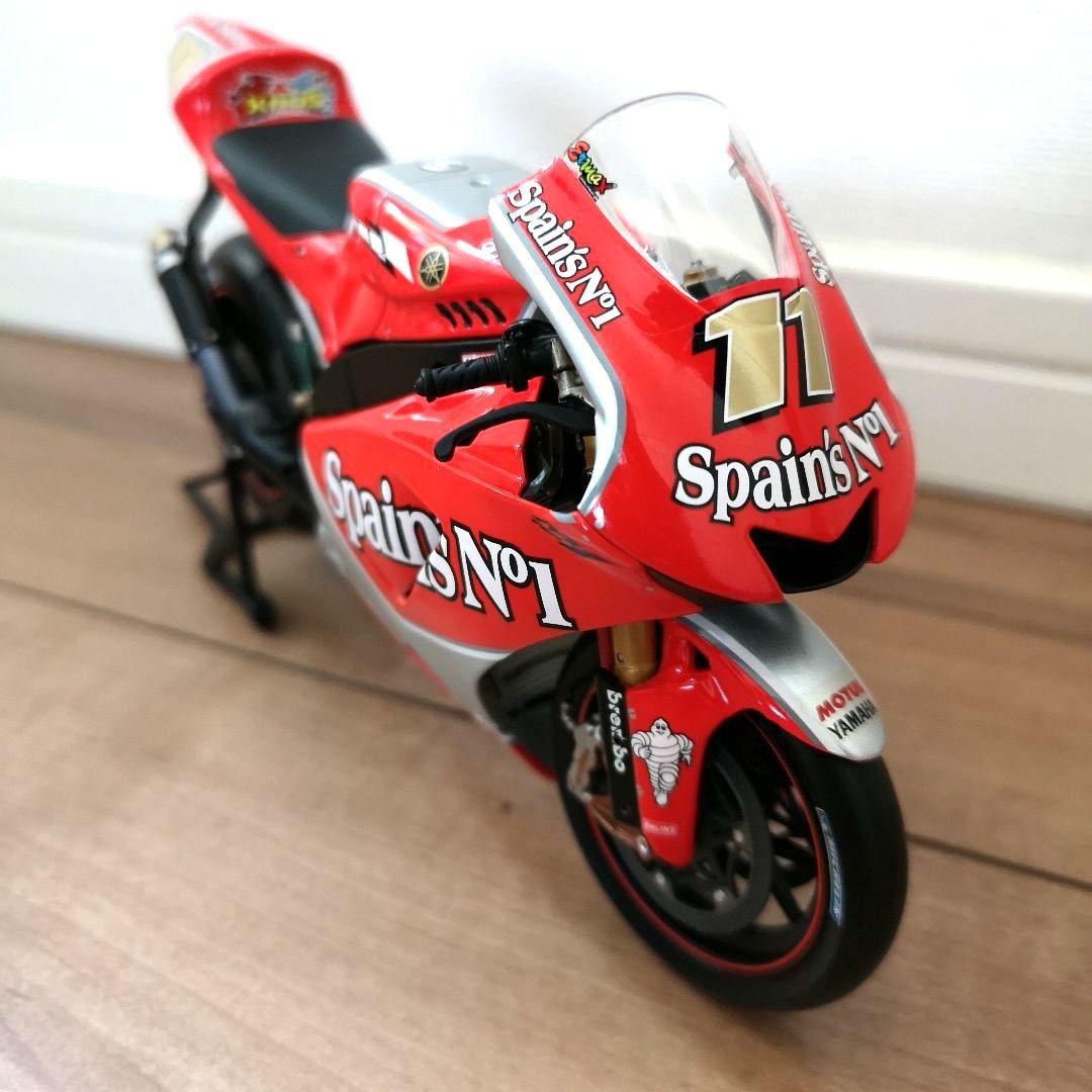 スポーツ MINICHANPS 1/12 YAMAHA YZR-M1 2005