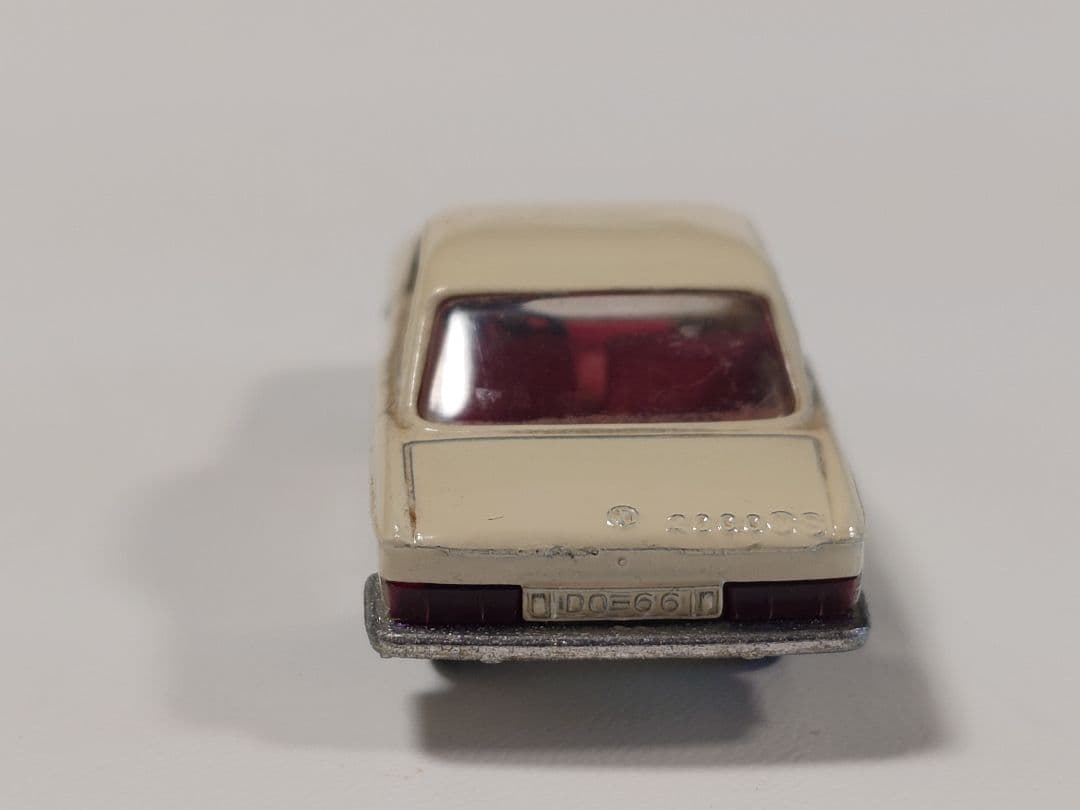 ミニカー Siku V266  2000 CS