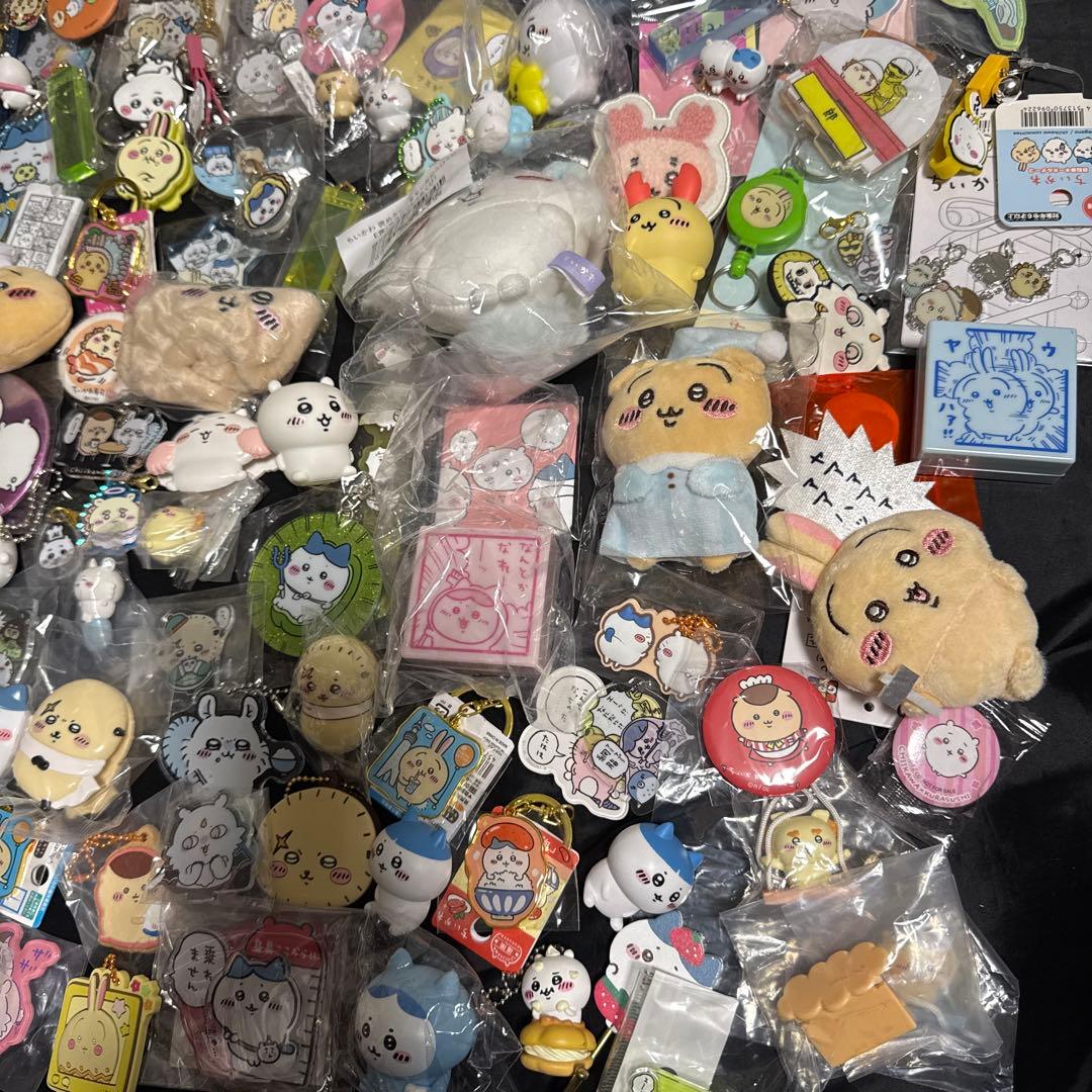 ちいかわ　缶バッジ　ラバスト　キーホルダー等　約200点大量まとめ売り　②