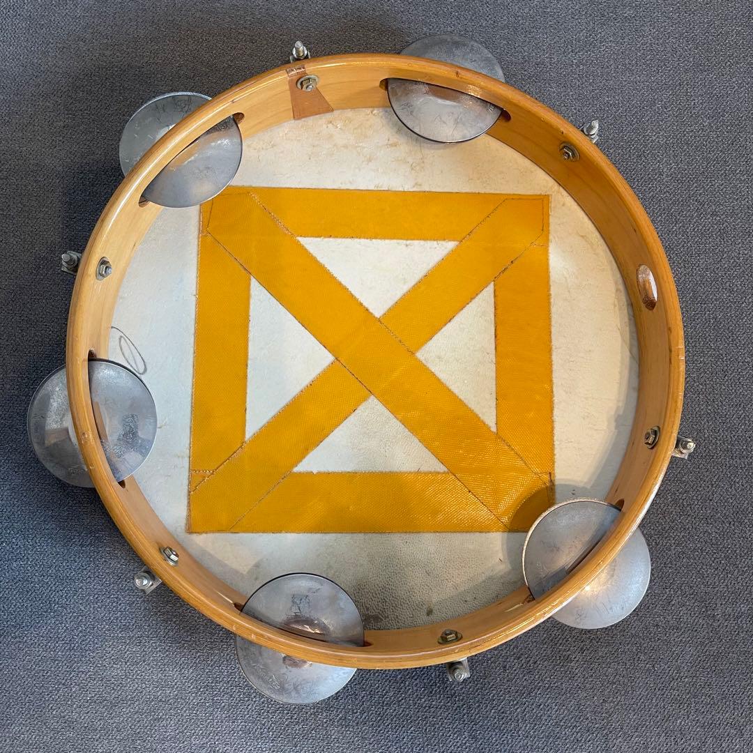 コンテンポラニア製パンデイロ