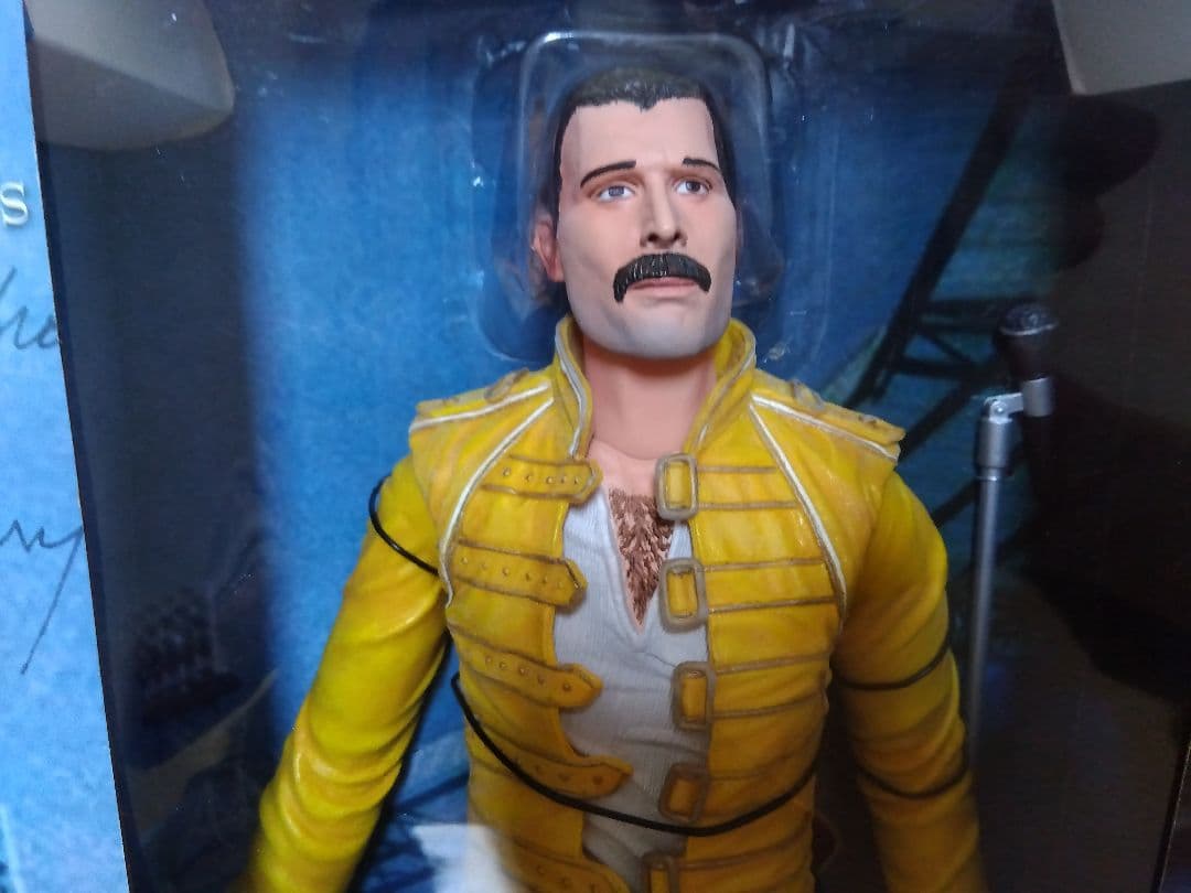 ●フレディー・マーキュリー NECA ネカ フィギュア 18インチ サウンド