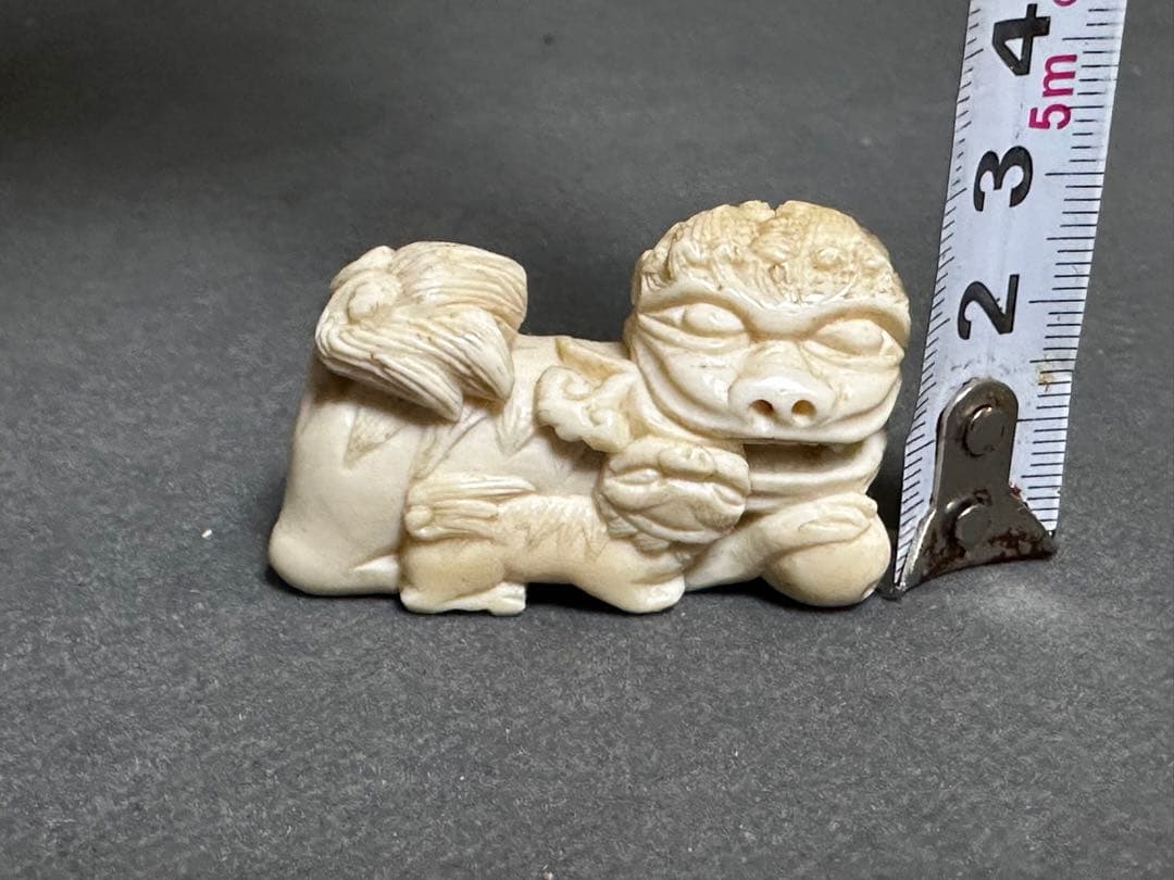 根付　ライオン　獅子　彫刻 置物　細密細工　骨董　アンティーク