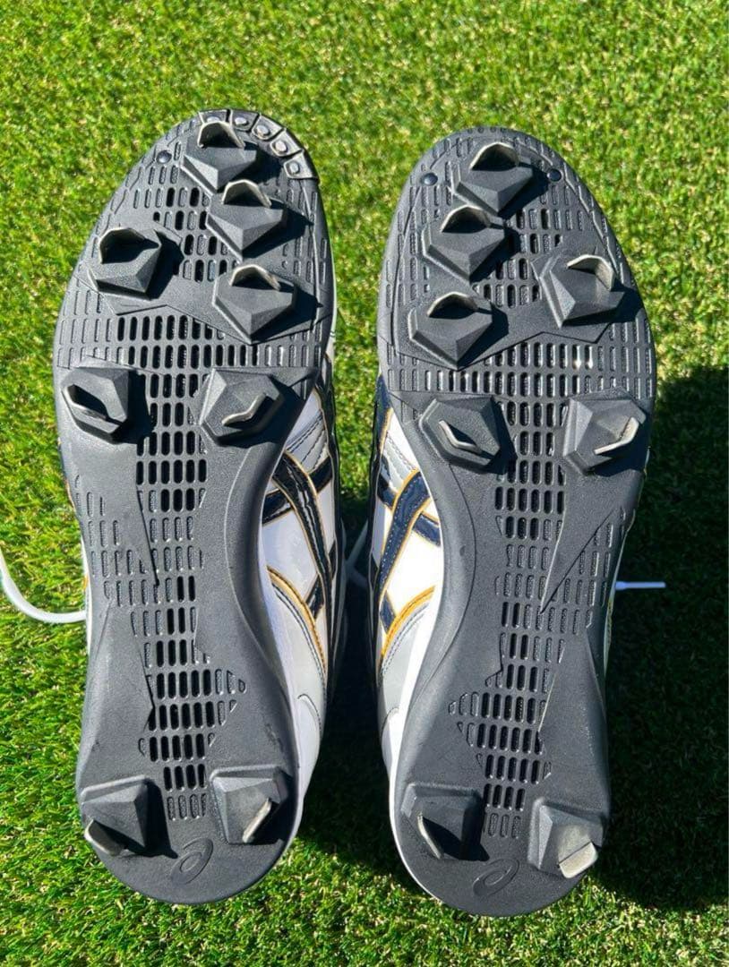 アシックス GEL-PEACE ホワイト/ブラック スパイクシューズ