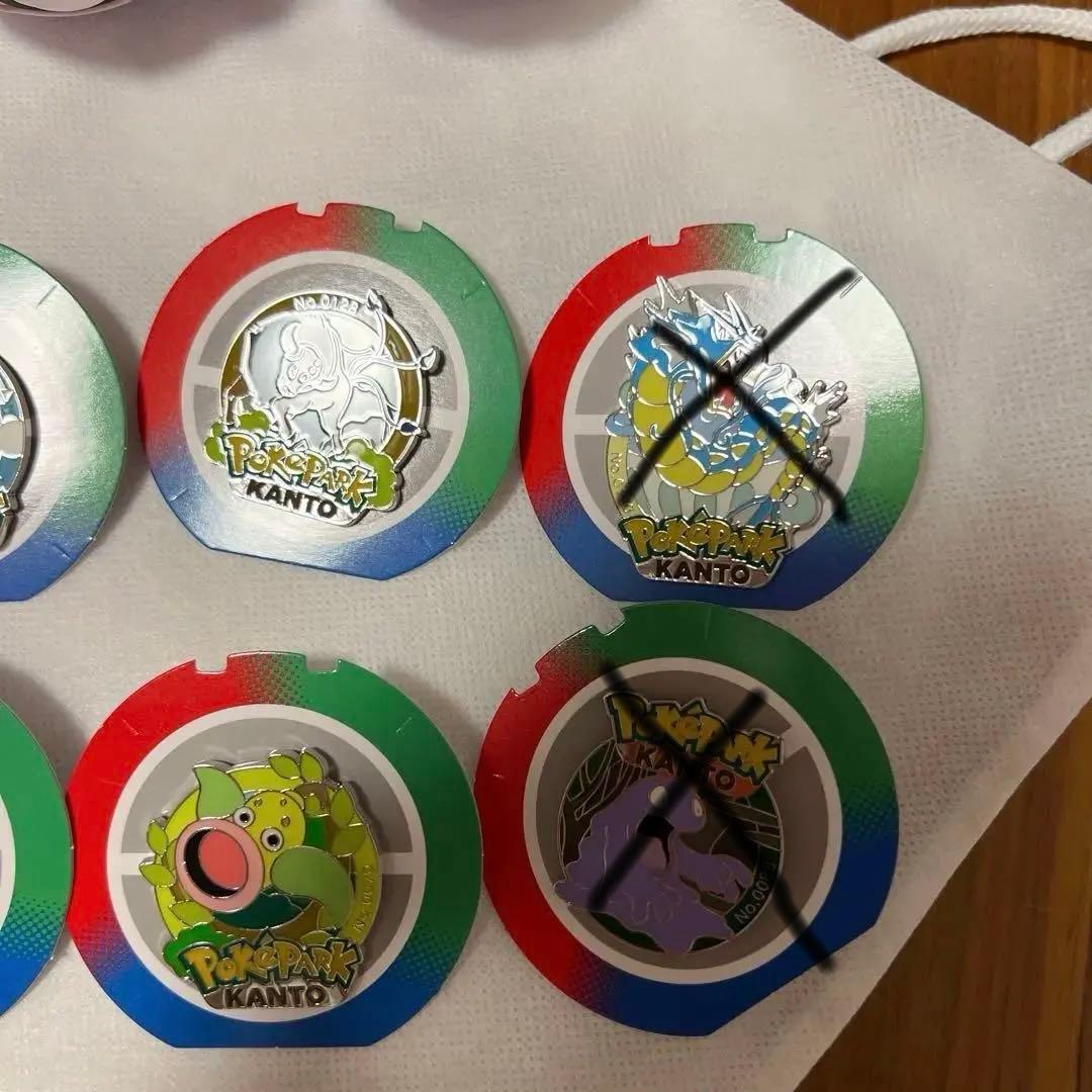 【新品未使用】ポケパークカントー　ピンズ　モンスターボール　7個＆プレミアボール