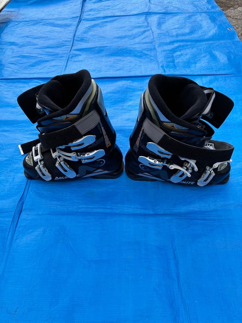 KASTLEスキー板、DOLOMITEブーツ、KIZAKIストックのセット