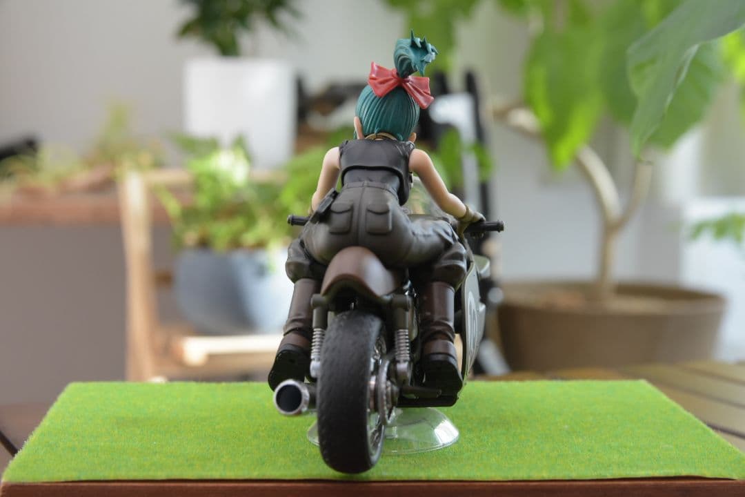 塗装済完成品 ドラゴンボール ブルマの可変式バイク