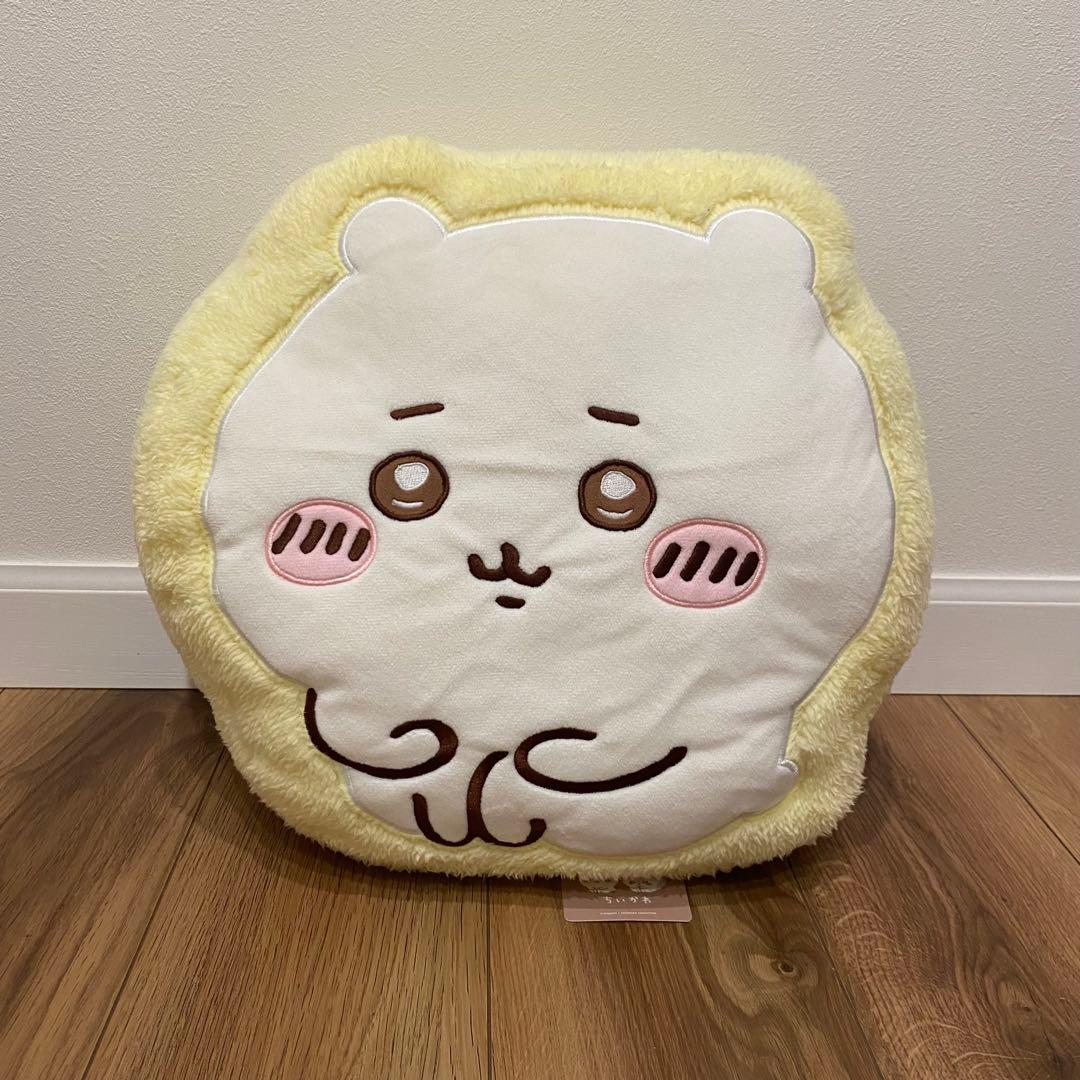 【メルカリ市限定価格】ちいかわもこもこダイカットクッションうさぎハチワレモモンガ
