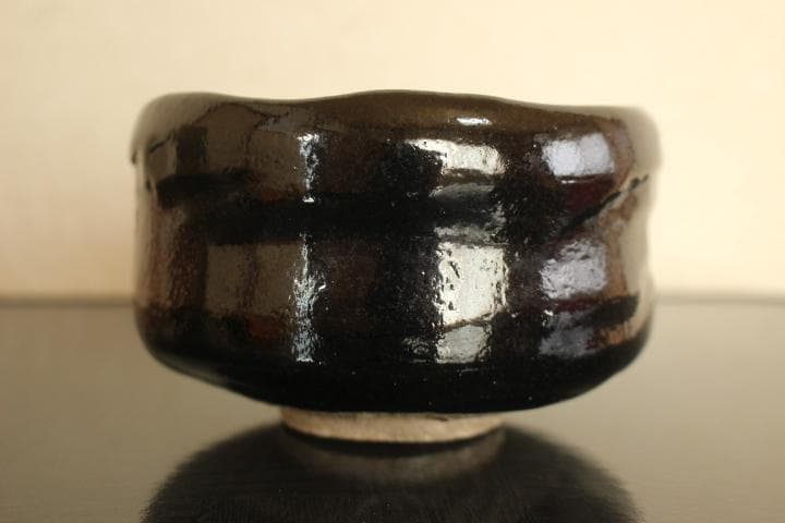 楽吉左衛門　九代「了入」黒茶碗／裏千家　十四代「淡々斎」極め　銘『寒菊』共箱付属