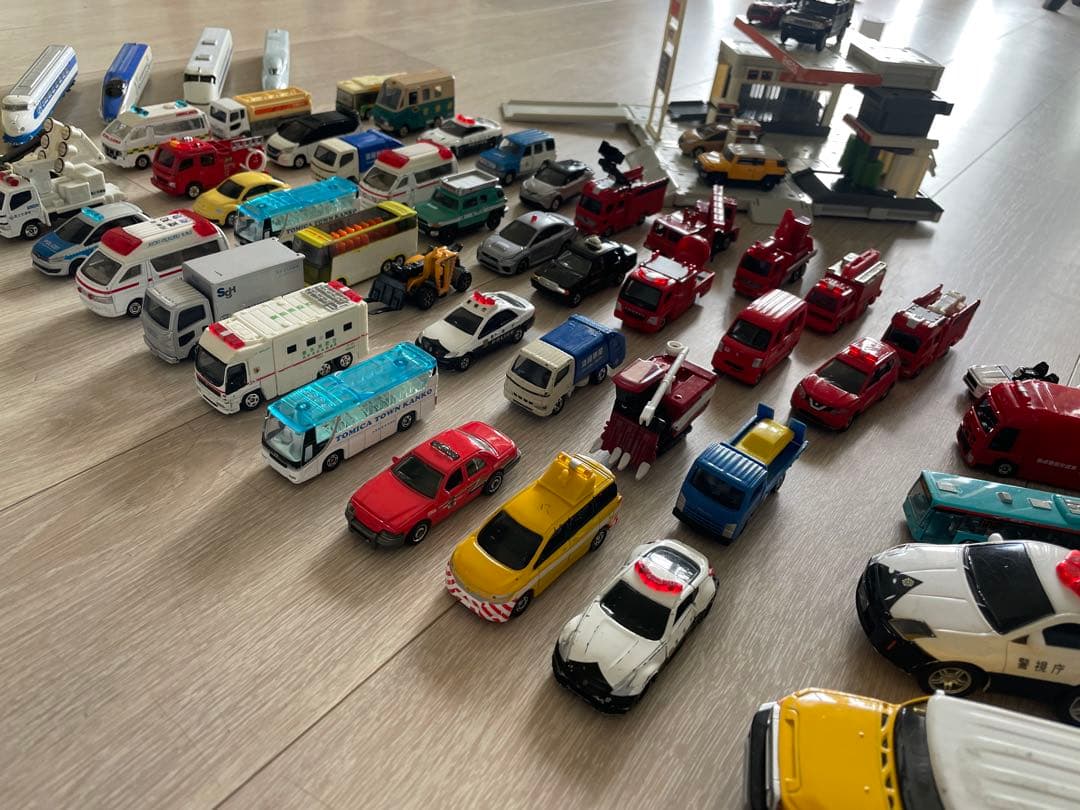 【バラ売不可】トミカ ミニカー 約50台 駐車場セット