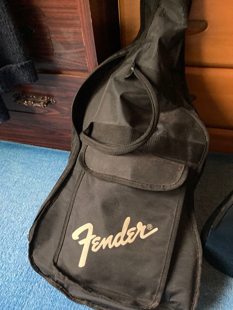 Fender ストラトキャスター エレキギター 黒