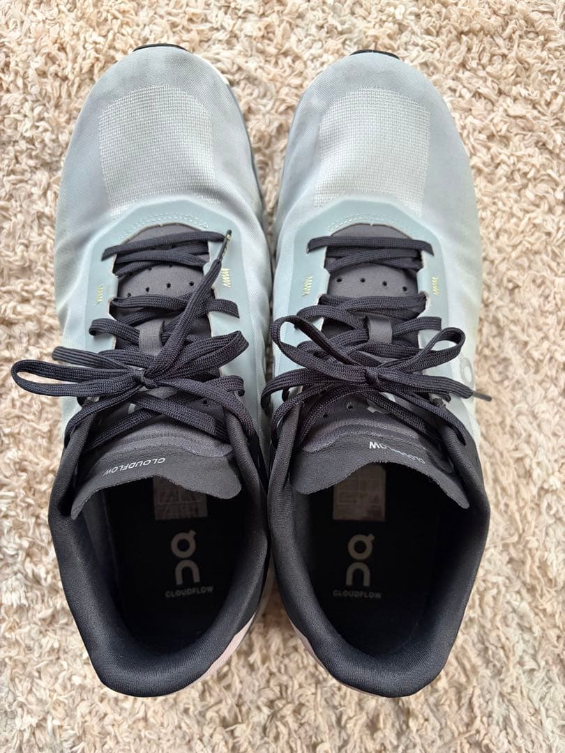 On Cloudflow 4 クラウドフロー4 28.5cm