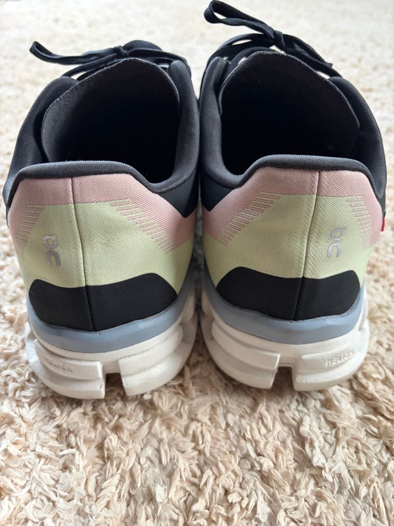 On Cloudflow 4 クラウドフロー4 28.5cm