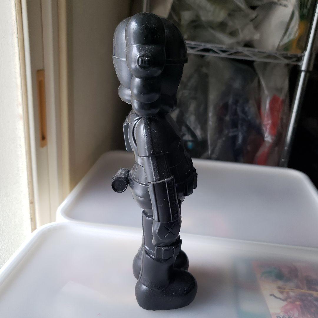 メディコムトイ　ソフビ　カウズホリデー　スターウォーズ　ストームトルーパー型