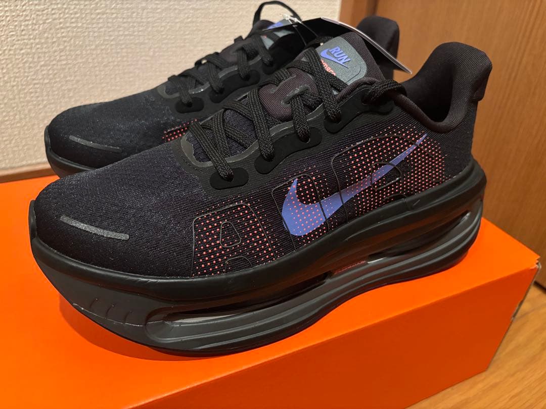 Nike ウィメンズ　ボメロプレミアム