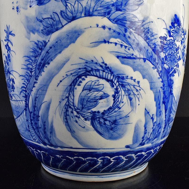 瀬戸焼　古瀬戸　染付　牡丹文　花口大瓶　唐木台・時代箱付　G　R8765B