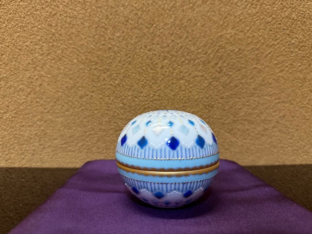 九谷焼　早助千晴　つばめ　蓋物　共箱