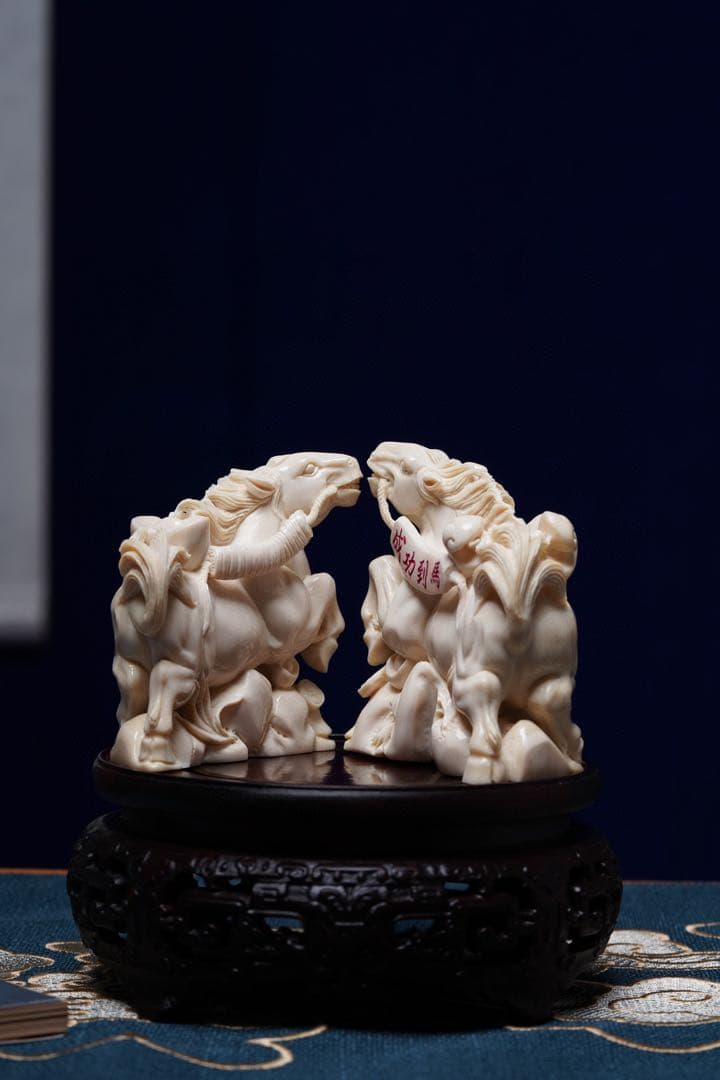 天然マンモス牙美しい手作り彫刻馬が成功した置物